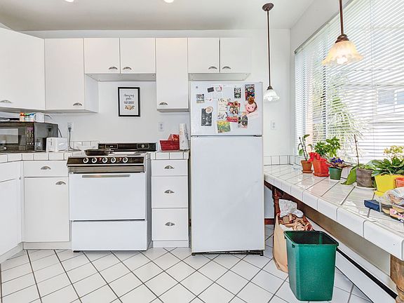 2nd image of 319 W Olympic Pl #104