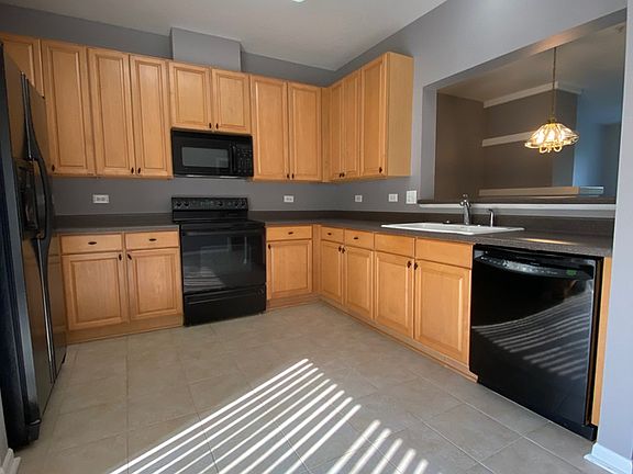 4th image of 1774 Geneva Dr #1