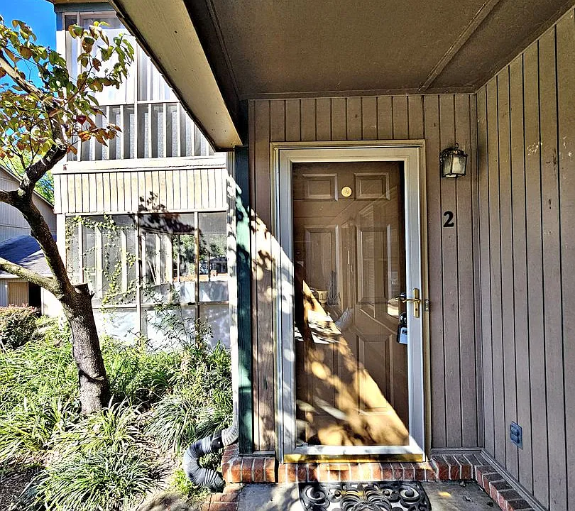 1702 Somerville Rd SE