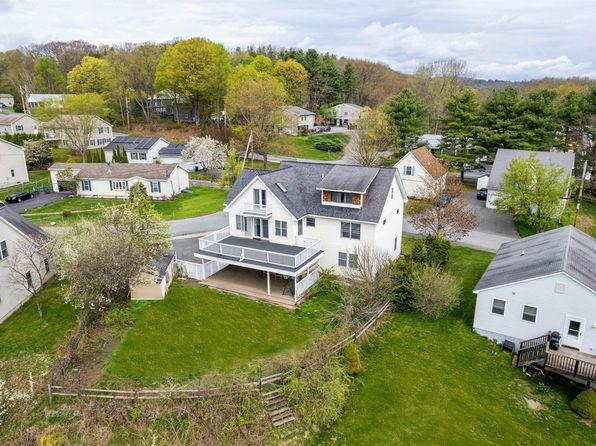 33 Acorn Street, Hartford, VT 05001