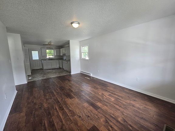 4th image of 105 Chase Ave