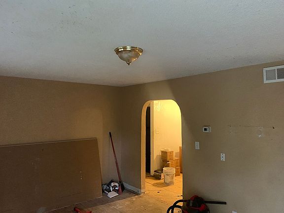5th image of 6226 Lathrop Ave