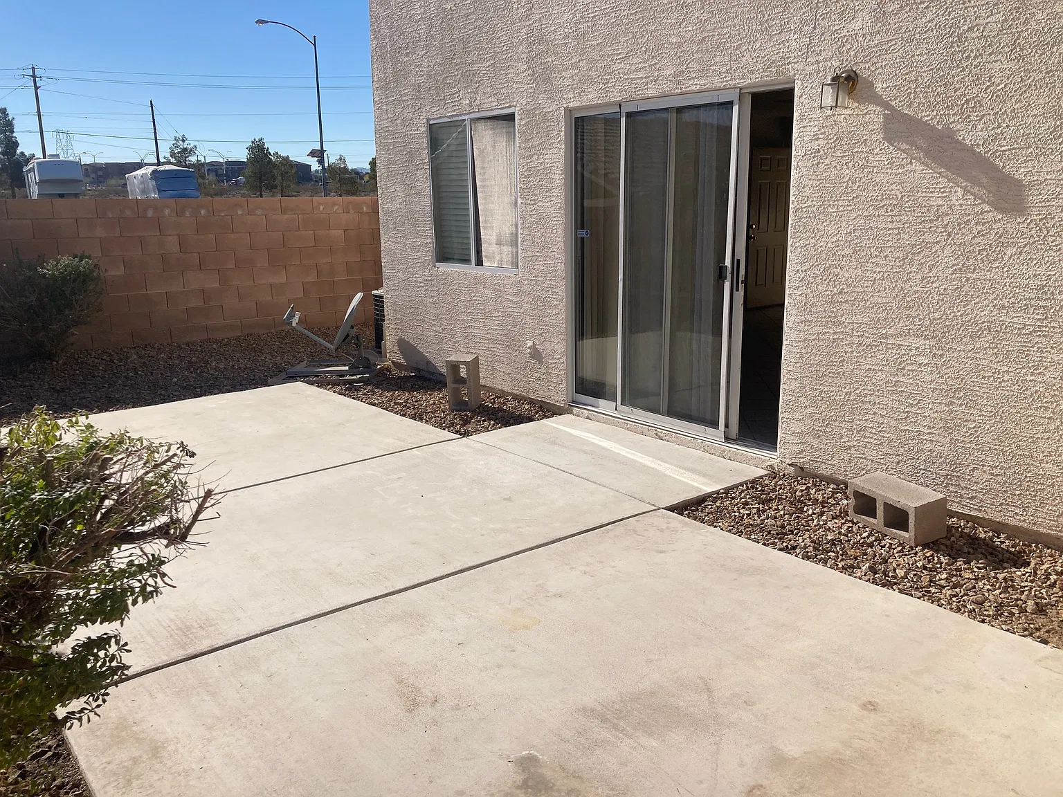 3 bed, 2.5 bath, 1370 sqft, $1,690 — Photo 2