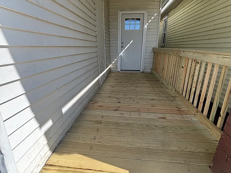1319 Cody St — Photo 2