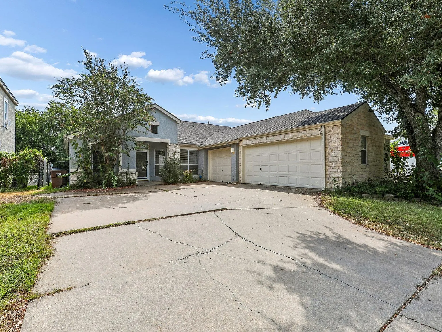 3 bed, 3.0 bath, 1850 sqft, $2,000 — Photo 1