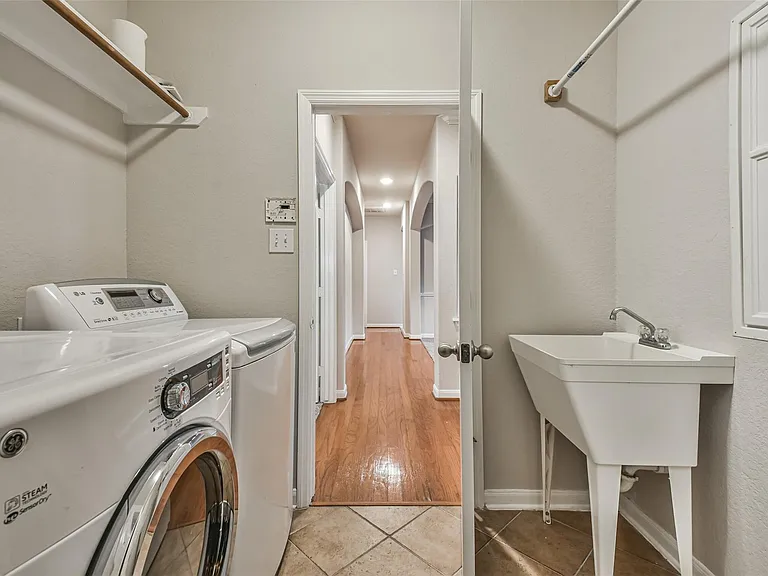 9506 Gramond Hall Ct — Photo 37