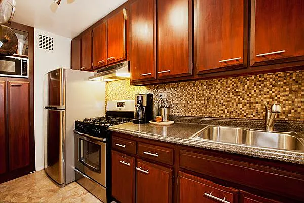 Sold by Akam Sales and Brokerage | media 2