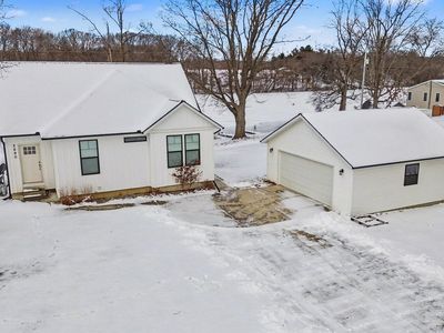 2690 W Geneva Lake Dr, Shelbyville, MI, 49344