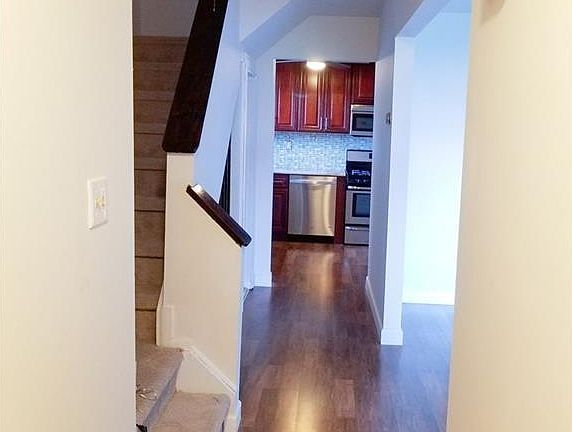 3rd image of 488 Country Club Ln