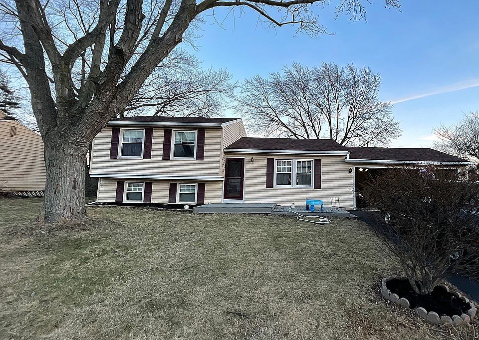 1st image of 245 Edgewood Dr