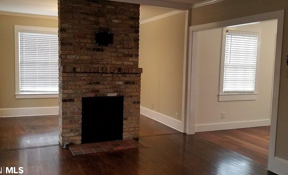 2nd image of 1105 N Hoyle Ave
