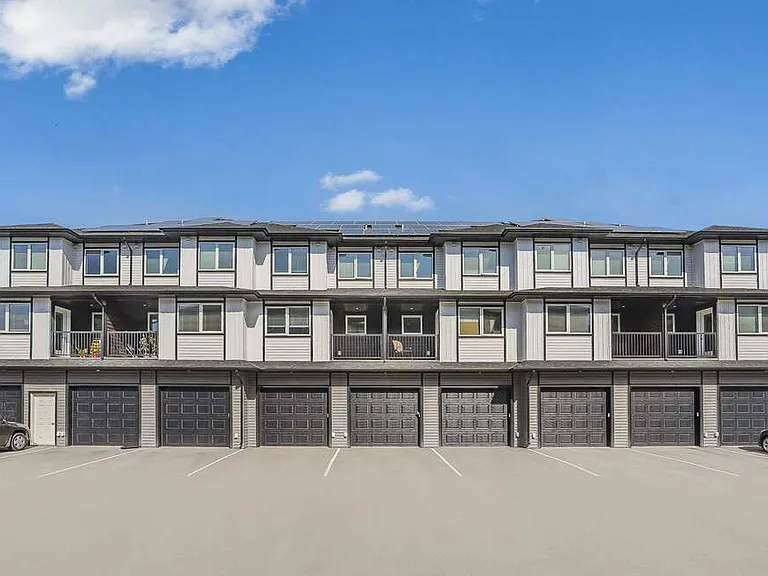 2670 Rosewood Dr — Photo 3