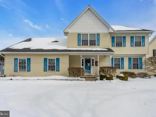 2593 Halleck Dr, Whitehall, PA 18052