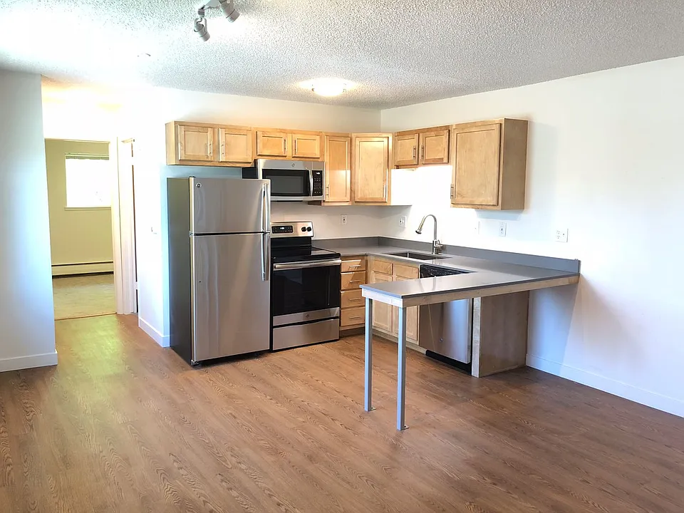 2200 Canyon