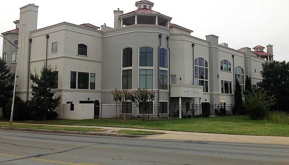 1st image of 416 Mills St
