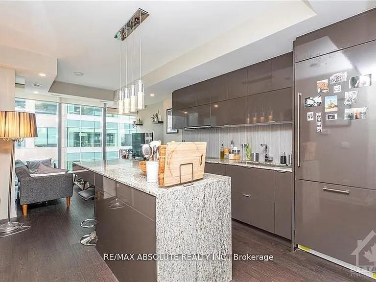101 Queen St #1011 — Photo 4