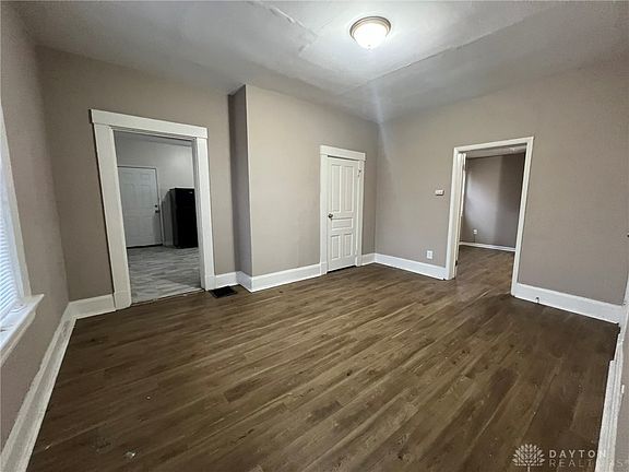 4th image of 5915 Lantana Ave