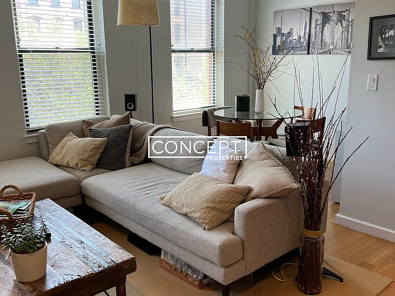 1661 Washington St #302 — Photo 13