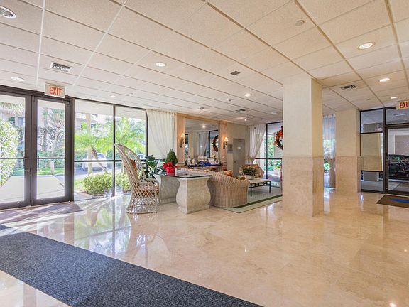 4th image of 450 Ocean Dr APT 303