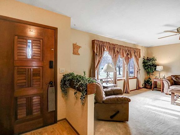 3rd image of 1442 Dixon Dr