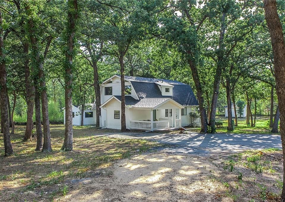 1st image of 2101 Ravenwood Dr