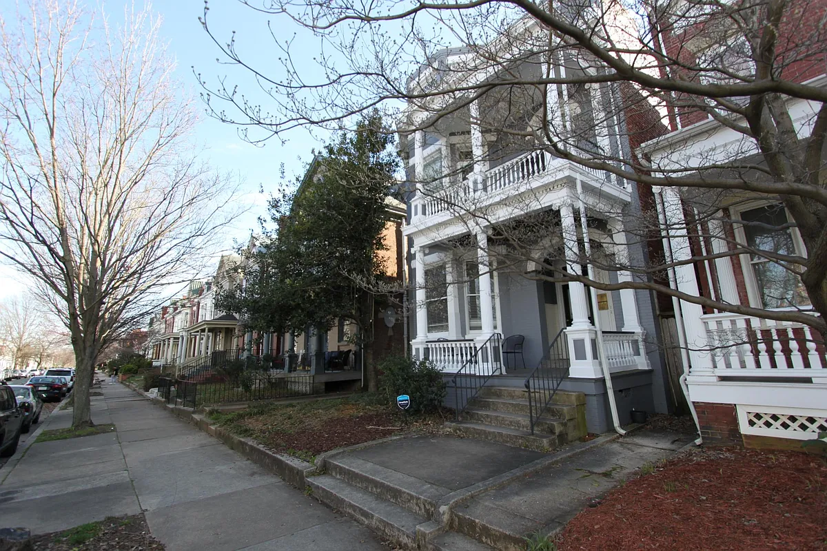 Building Photo - 2339 W Grace St #B