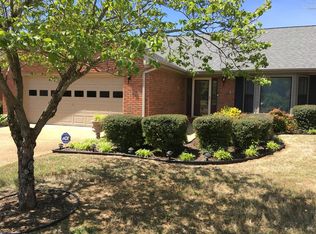 203 Laura Ct, Florence, AL 35630