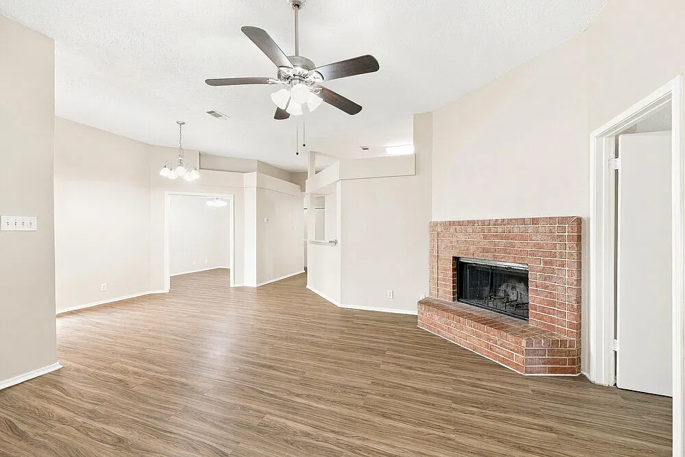 3 bed, 2.0 bath, 1523 sqft, $1,575 — Photo 4