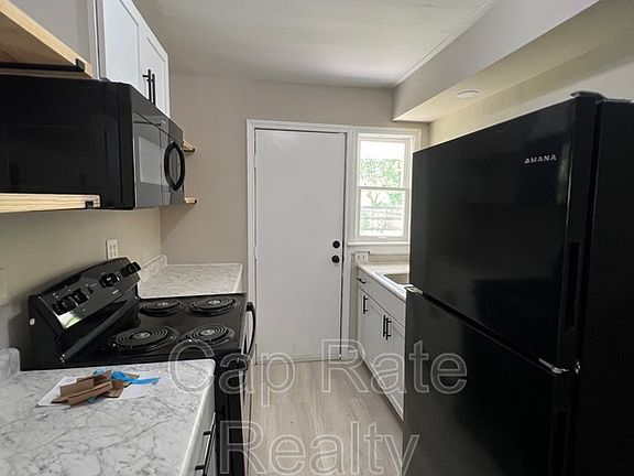 4th image of 57 N Waverly St