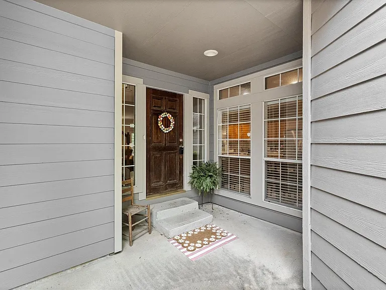 31 Endor Forest Pl — Photo 5