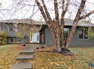3232 S Newcastle Ct, Sioux Falls, SD 57110