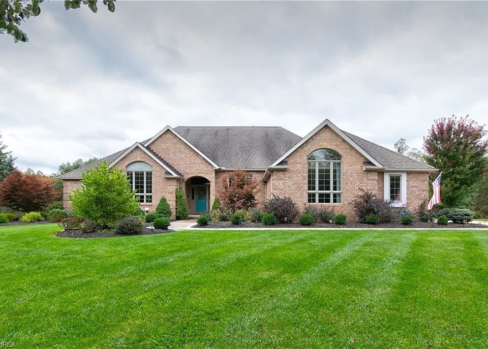 1st image of 6550 Wooded View Dr