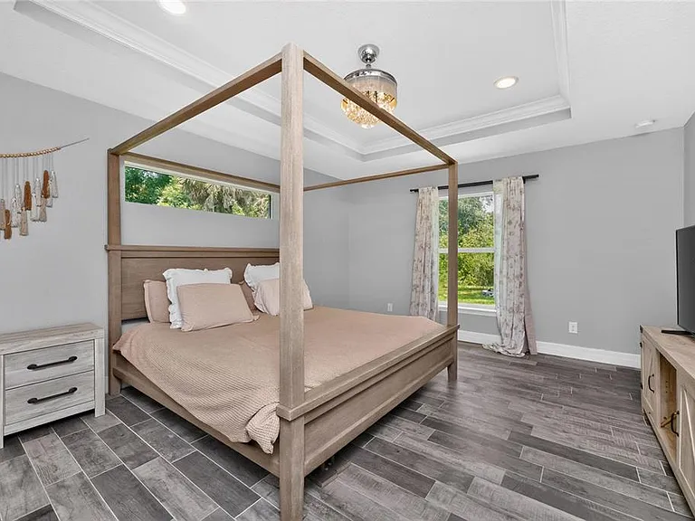 310 Albatross Rd — Photo 6