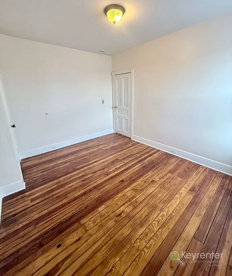16 N Rigby Ave — Photo 1