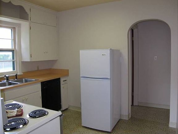 4th image of 500 Woodworth Ave