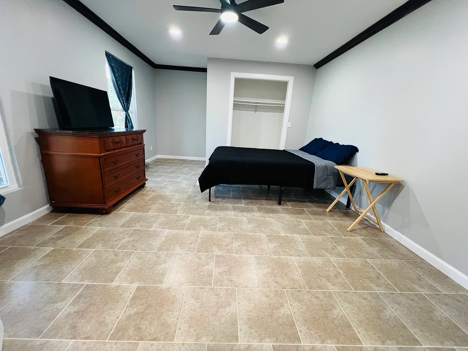 6 bed, 2148 sqft, $3,500 — Photo 4