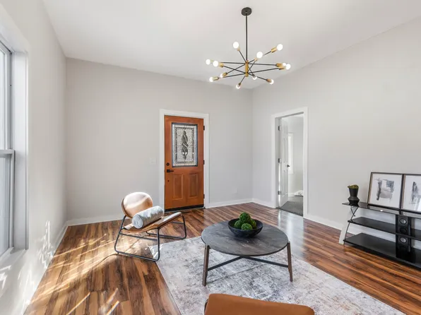 113 Clark St, Reinbeck, IA 50669