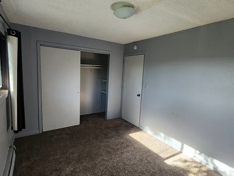 Bedroom/closet