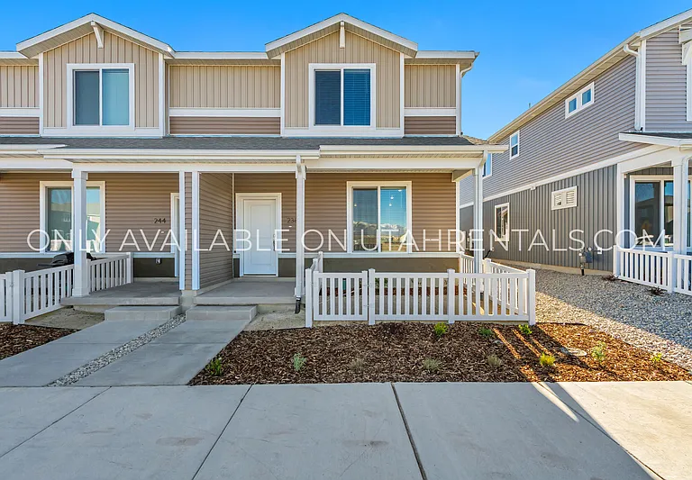 238 N Colonnade Rd — Photo 1