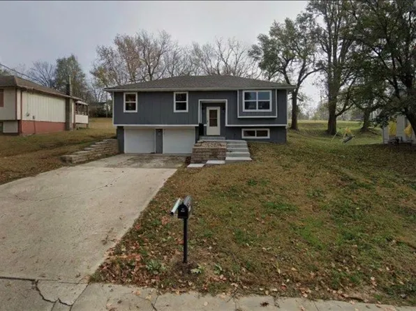 1120 Hickory St, Atchison, KS 66002