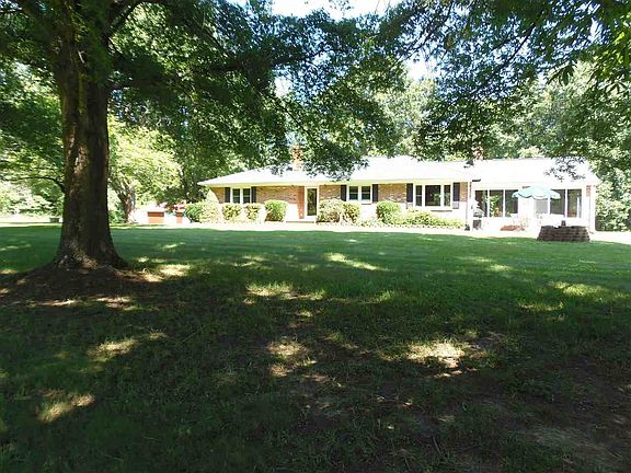 3rd image of 10002 Dogwood Ln