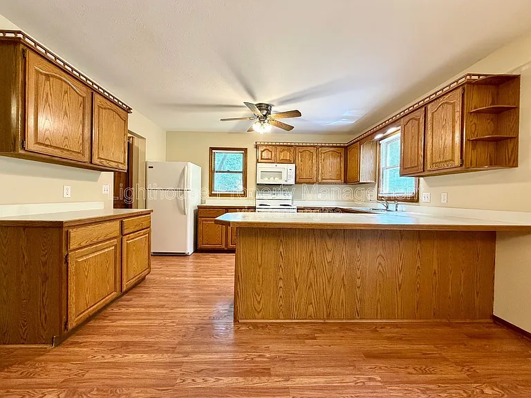 3696 Senna Dr NE — Photo 33
