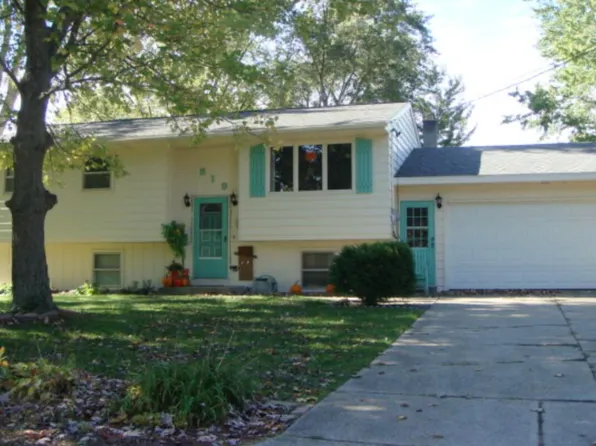 619 Fairway Dr NW, Grand Rapids, MI 49534