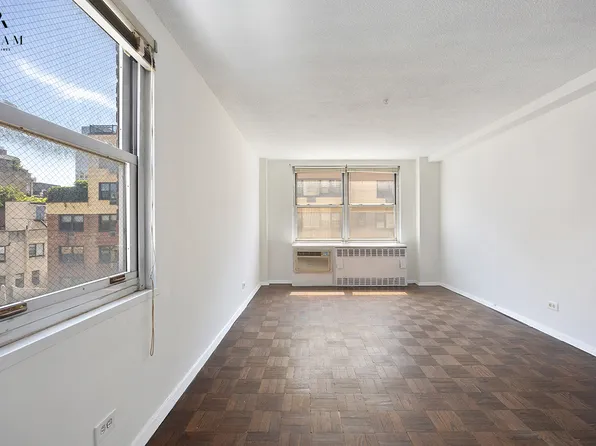 310 East 70th Street image 6 of 13