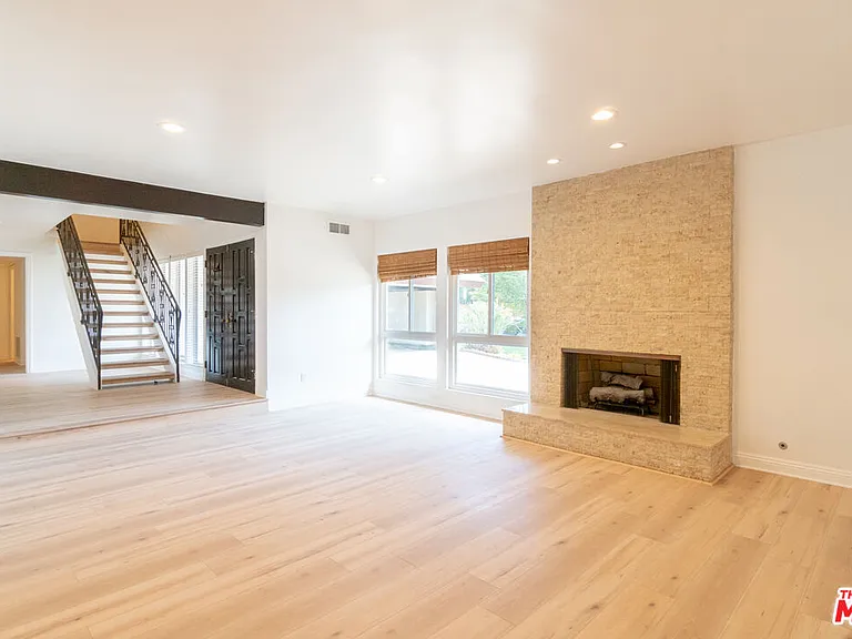 4220 Towhee Dr — Photo 3