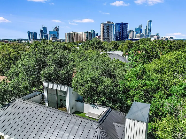 1304 Navasota St — Photo 22