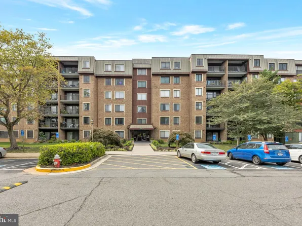 2817 Jermantown Rd APT 105, Oakton, VA 22124
