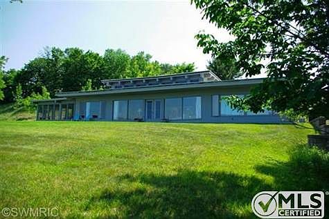 2nd image of 5715 Scenic Dr