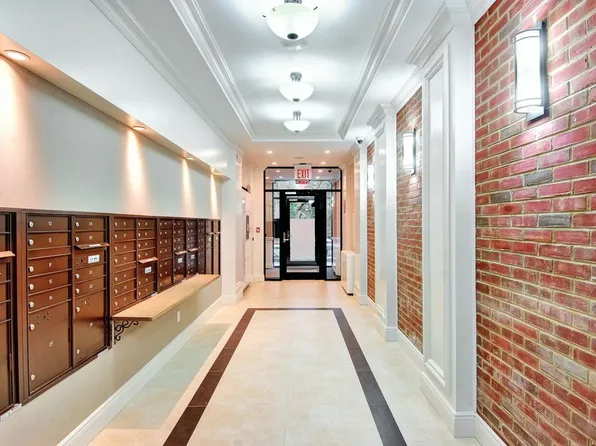 272 Manhattan Avenue image 6 of 8