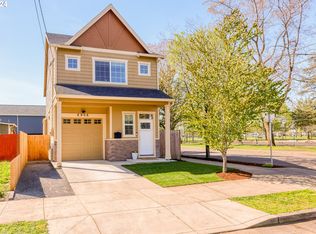 8906 SE Claybourne St, Portland, OR 97266